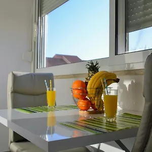 Mihaela Apartmans 150m Near The Apartment